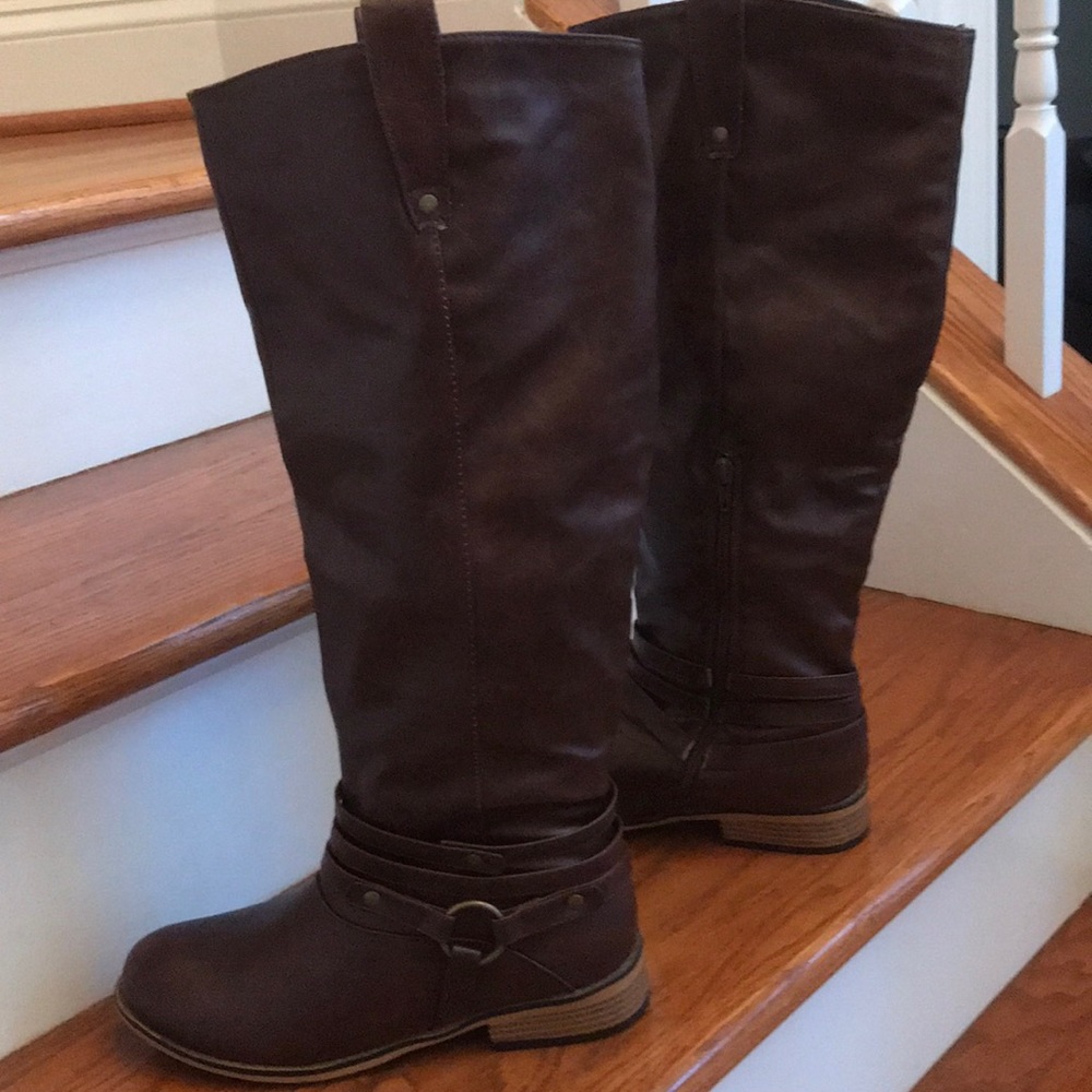 BRINLEY & Co. NWOT Beautiful, riding boots